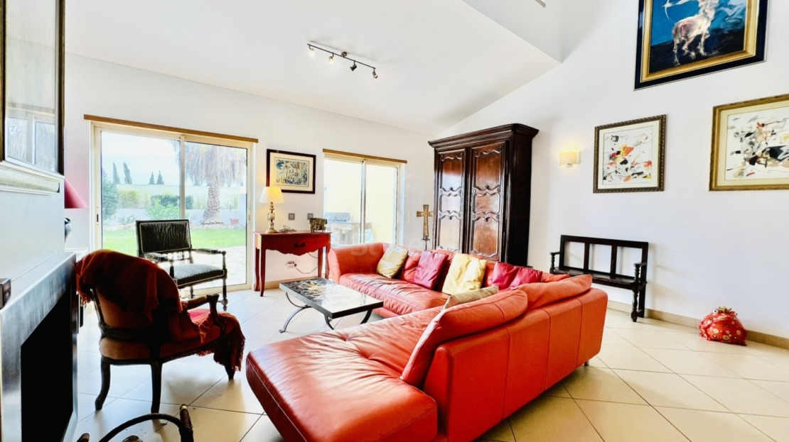 * Modern well priced and located townhouse in Fonte Santa