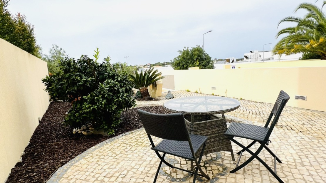 * Modern well priced and located townhouse in Fonte Santa