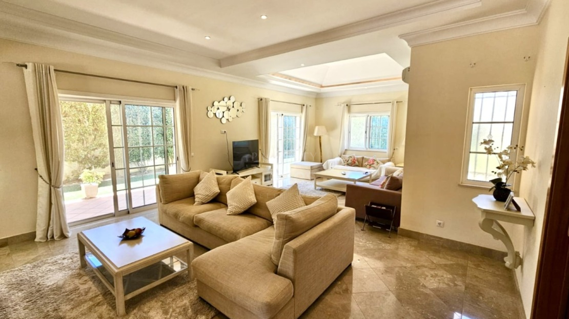Elegant four bedroom villa with pool in private urbanisation in Almancil