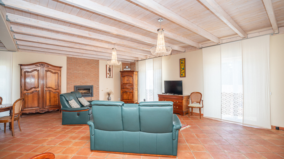 Immaculate and spacious 3-bedroom villa, furnished and equipped, in a very quiet area and just 5 minutes from the centre of São Brás de Alportel.