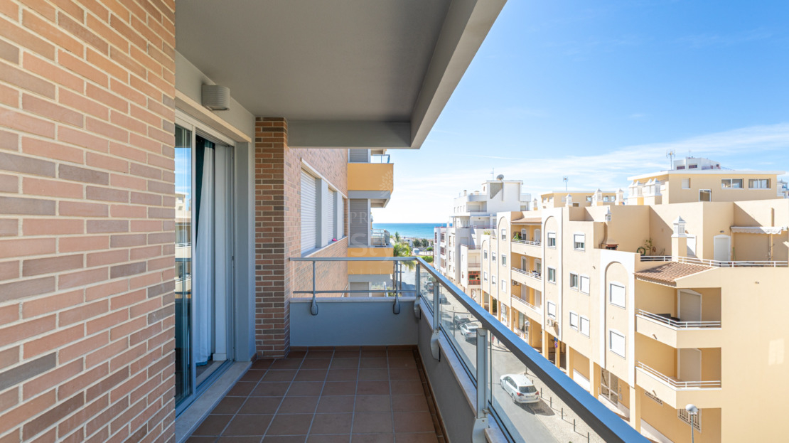 Fantastic fully furnished and equipped one-bedroom apartment with sea views in Praia do Forte Novo, Quarteira.