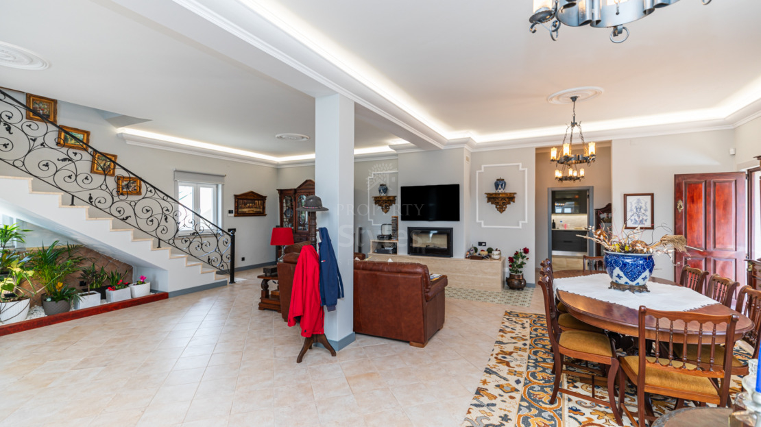 Fully Refurbished Traditional Villa in Loulé