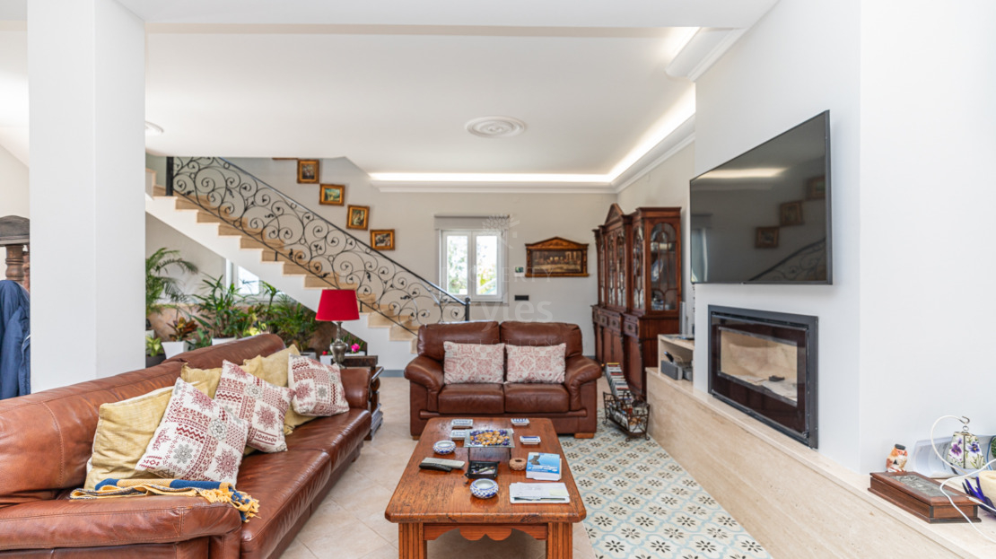 Fully Refurbished Traditional Villa in Loulé