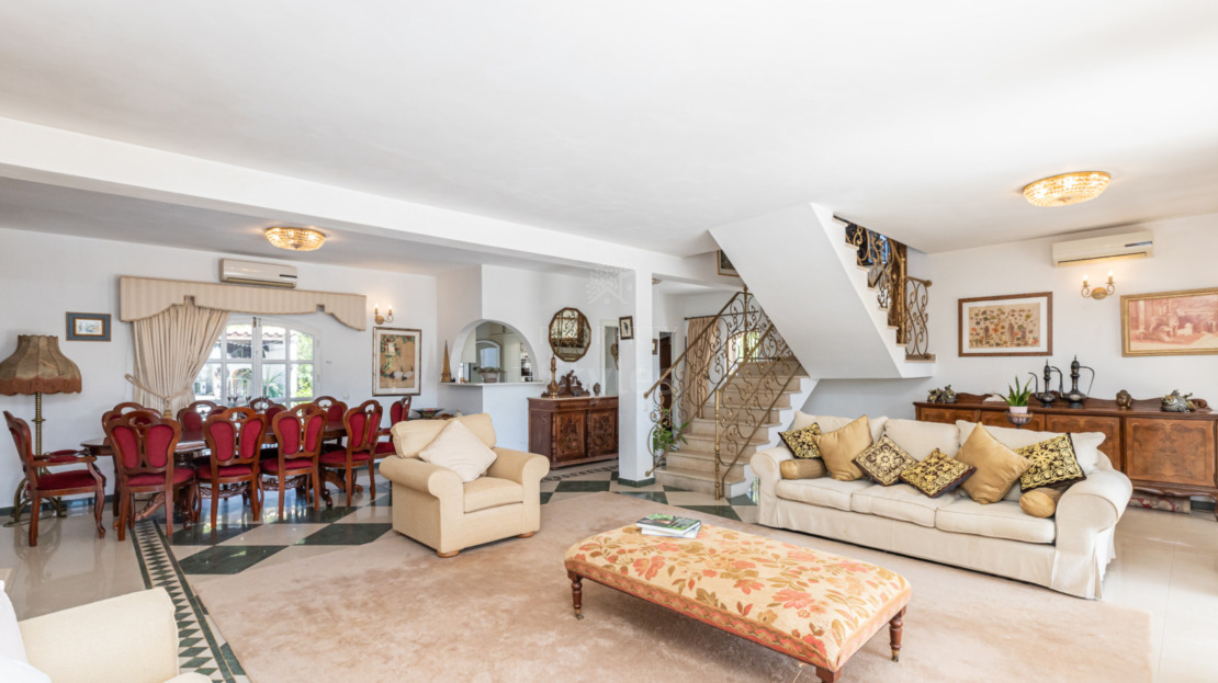 Fantastic 7 Bedroom Detached House For Sale in Moncarapacho