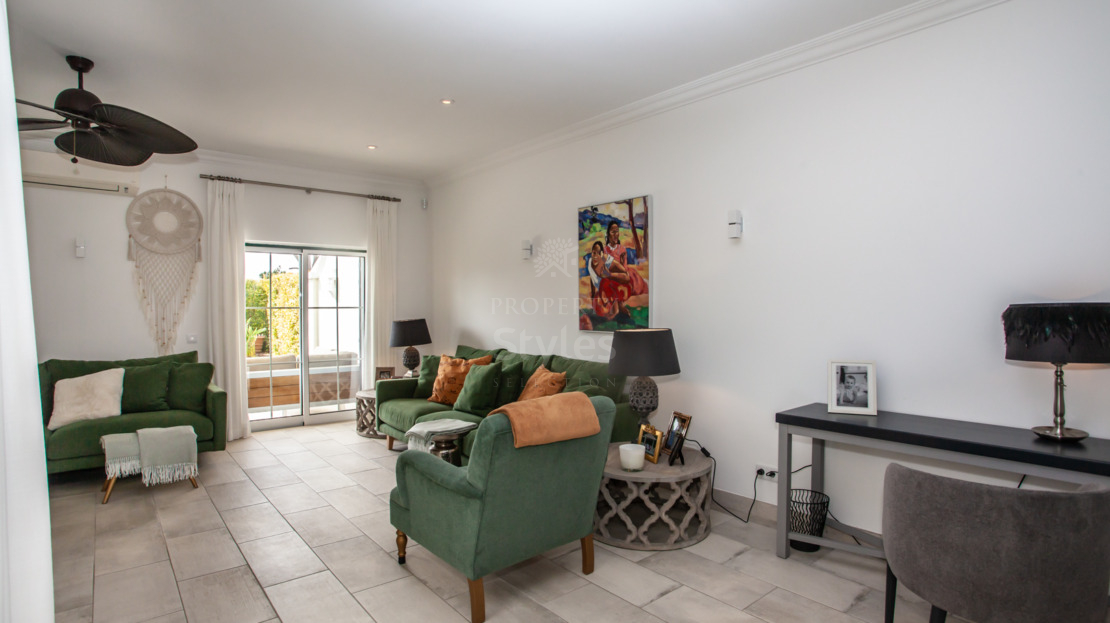 An opportunity to own a highly desirable property in a prestigious golf club environment