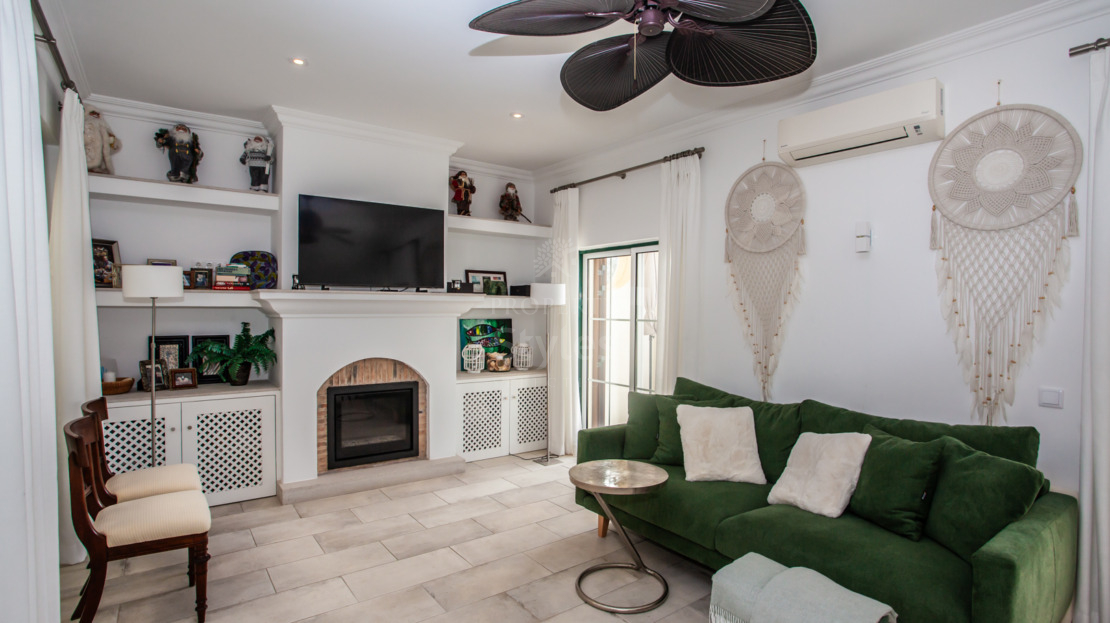 An opportunity to own a highly desirable property in a prestigious golf club environment