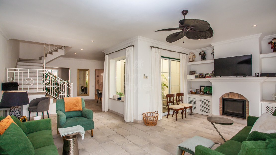 An opportunity to own a highly desirable property in a prestigious golf club environment