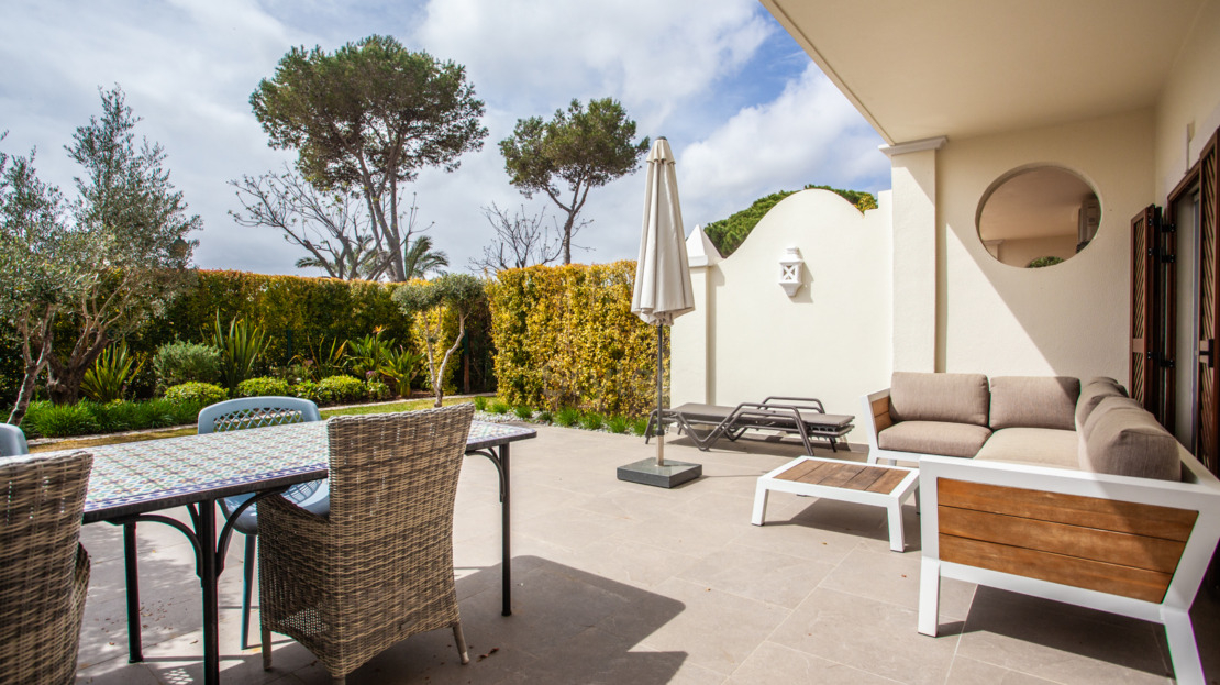 An opportunity to own a highly desirable property in a prestigious golf club environment