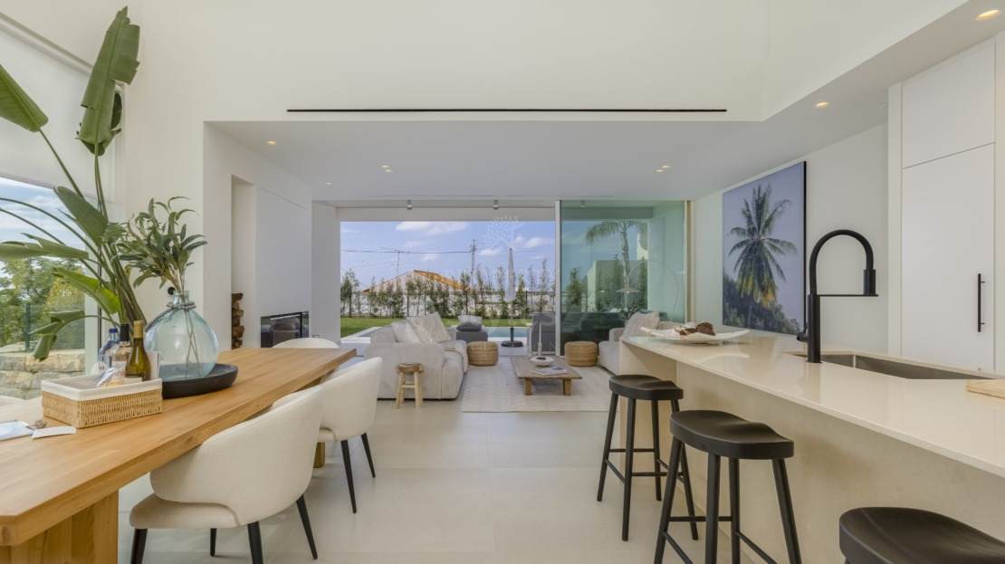Stunning three bedroom contemporary designed villa with a sea view