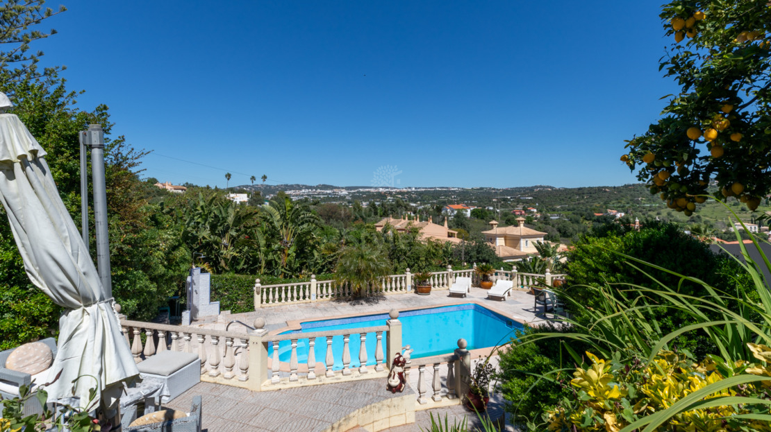 Beautiful Family Villa with Pool and Tranquil Surroundings
