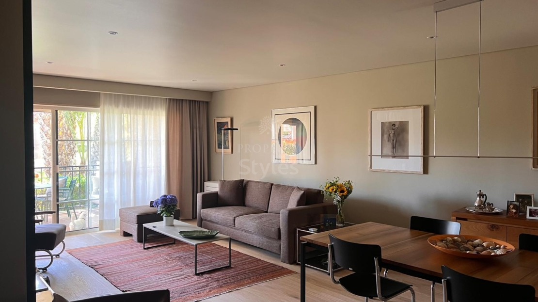 Fully refurbished ground-floor three bedroom apartment in Vila Sol
